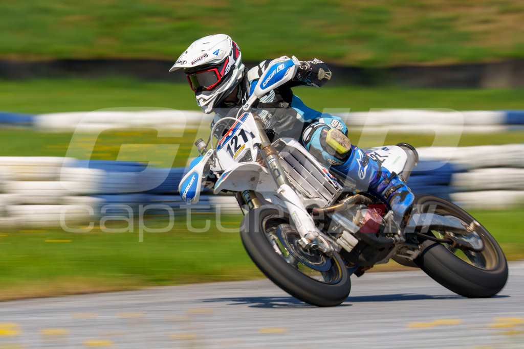 G-Cup + Supermoto Staatsmeisterschaft + Hungarian Supermoto Championship | GRIPcapture steht für authentische Sportfotografie in Österreich – für Momente, die mehr sind als Geschwindigkeit oder Ergebnis. Es geht um Emotion, Spannung, Fokus und den Augenblick, der oft nur einen Wimpernschlag dauert.Ob Motorsport, Teamsport oder 