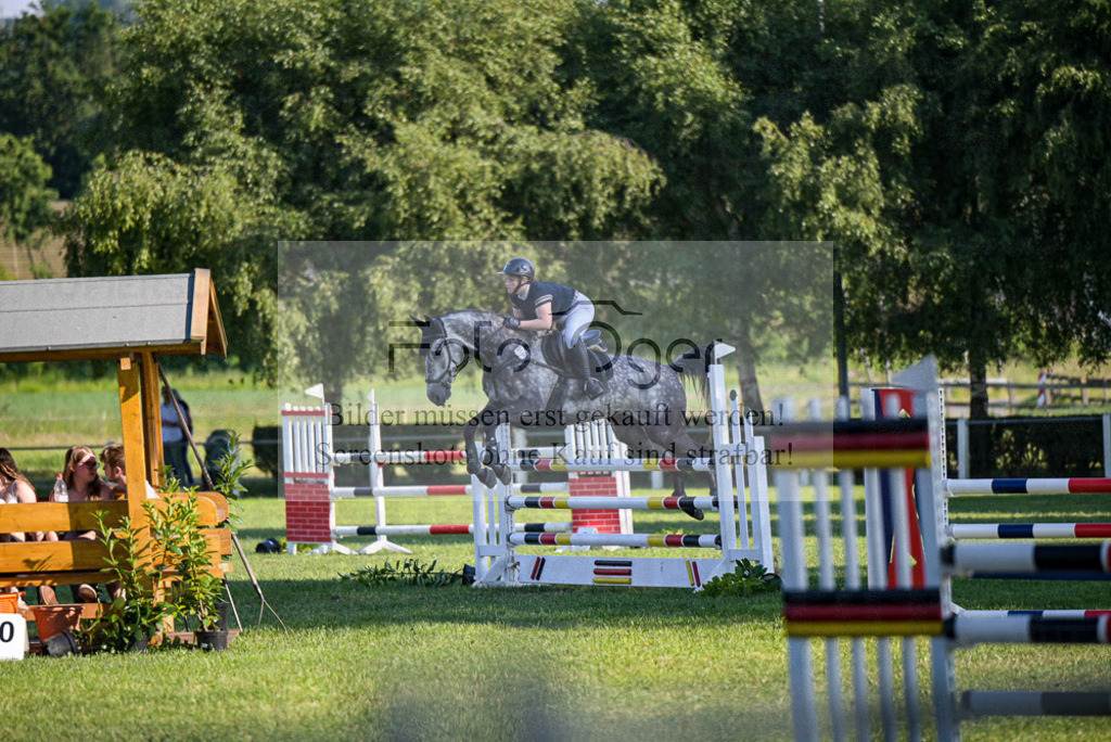 Reitturnier Voxtrup | Entdecke hochwertige Reitturnierfotos von Foto Oger. Professionell, emotional und authentisch – jetzt Lieblingsmomente im Shop bestellen.Deutschlandweite Turnierfotografie. - Realisiert mit Pictrs.com