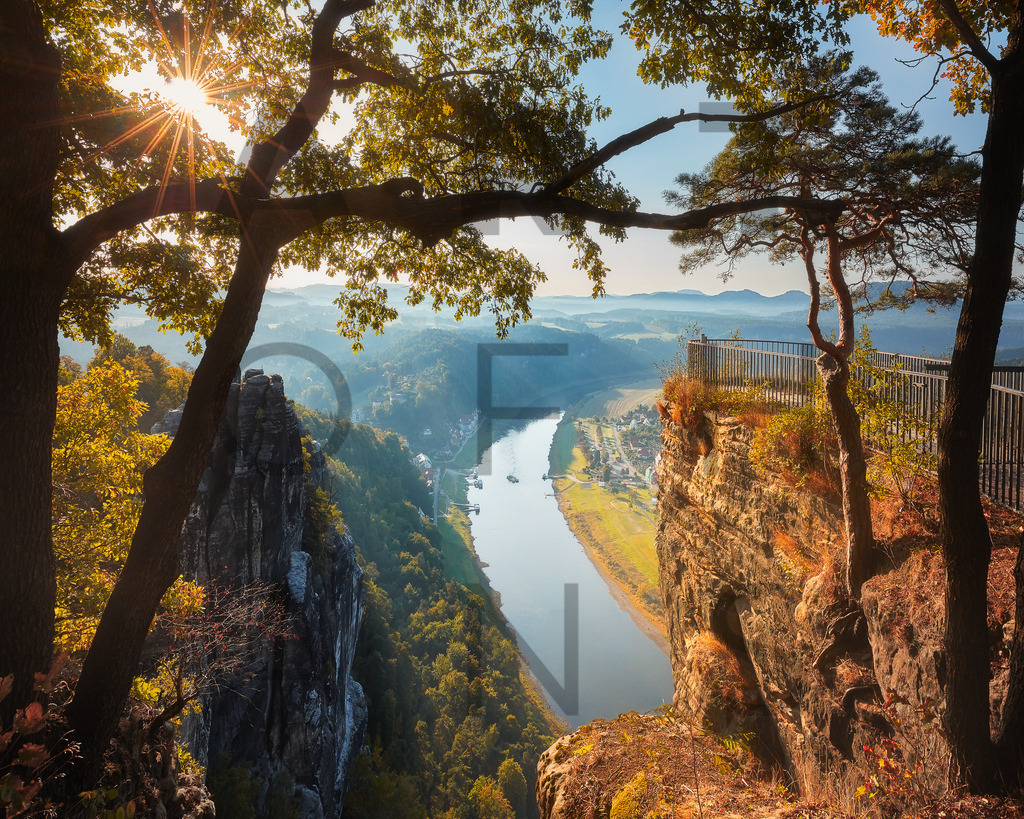 Ein Hans Fineart Original | Entdecke die Kunst von Hans Fineart - Fotografien für dein Zuhause. Verwandle deine Wände mit einzigartigen Kunstwerken und bringe die Schönheit der Welt in dein Leben. Bestelle jetzt und schaffe einen Ort der Inspiration und Eleganz.