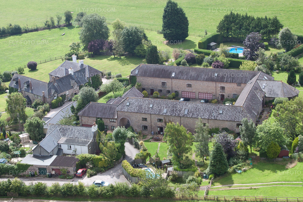 Aerial view: View of the town in Ipplepen in the state England, Great Britain. – Photo: IMG_19746.jpg taken on 07/25/2009 by Werner Riehm/FLY-FOTO.com – Resolution of the original: 3988 x 2659 px