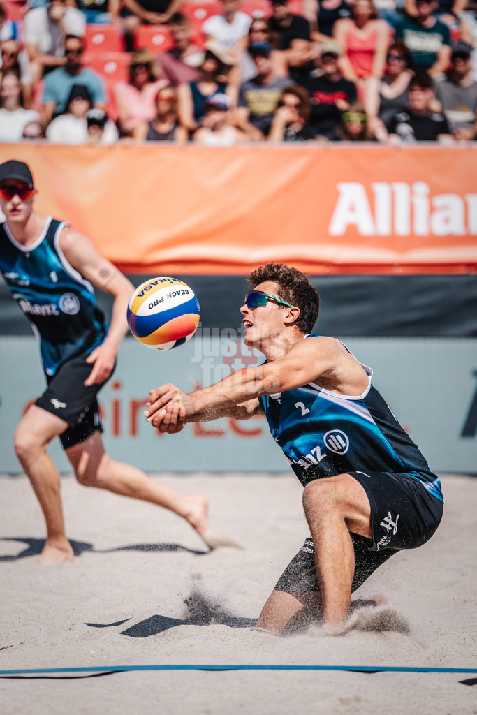 Beachvolleyball | Männer  | Allianz German Beach Tour 2024 | Tourstop Kühlungsborn | 10.08.2024 | Lui Wüst spielt den Ball