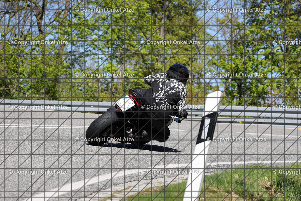 IMG_7349 | Fotograf am Kyffhäuser. Onkel Atze. Kyffhäuser Rennstrecke. Café36. Motorsportfotografie. - Realisiert mit Pictrs.com