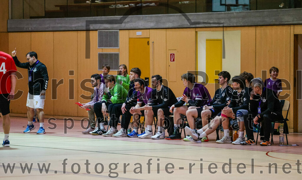 2024-01-27_006_SpVgg_Altenerding_gegen_TV_Altoetting | Erding, Deutschland, 27.01.2024:
Handball, Bezirksoberliga Männer 2023 / 2024, 13. Spieltag, SpVgg Altenerding gegen TV Altötting, Endergebnis: 30:28

Torwart Jannik Fleps (SpVgg Altenerding, #33), Nadi Özdemir (SpVgg Altenerding, #54)

Foto: Christian Riedel / fotografie-riedel.net