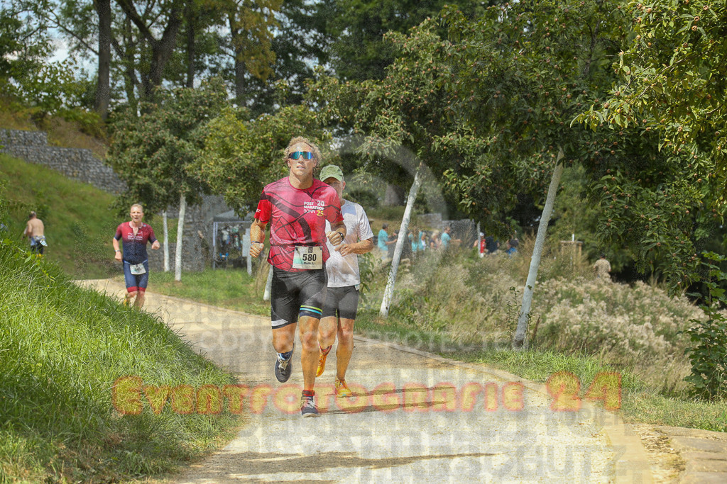 250824_1340_EX1_3206 | Sportfotografie im Rhein-Sieg Kreis, Köln, Bonn, NRW, Rheinland Pfalz, Hessen, etc. Unser Tätigkeitsfeld umfasst den Laufsport vom Volkslauf über den Marathon, Duathlon, Triathon bis zum Ultralauf wie Kölnpfad Ultra oder Schindertrail.