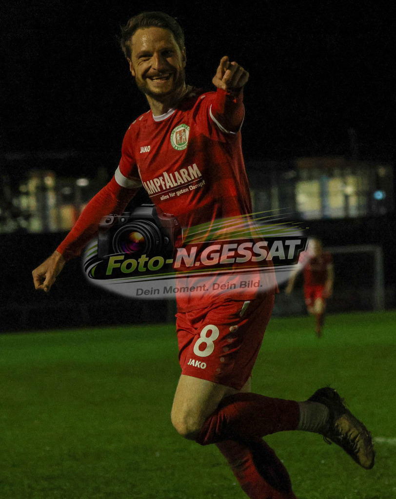 Bünder SV - VfL Mennighüffen | Auf dem Bild zu sehen: rot Bünder SV 1:0: Denis Müller Bünder SV, VfL Mennighüffen, Saison 26/27, Kreispokal, Viertelfinale, Bünde, Deutschland - Realisiert mit Pictrs.com