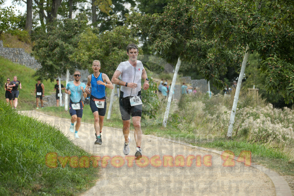 250824_1350_EX1_3918 | Sportfotografie im Rhein-Sieg Kreis, Köln, Bonn, NRW, Rheinland Pfalz, Hessen, etc. Unser Tätigkeitsfeld umfasst den Laufsport vom Volkslauf über den Marathon, Duathlon, Triathon bis zum Ultralauf wie Kölnpfad Ultra oder Schindertrail.