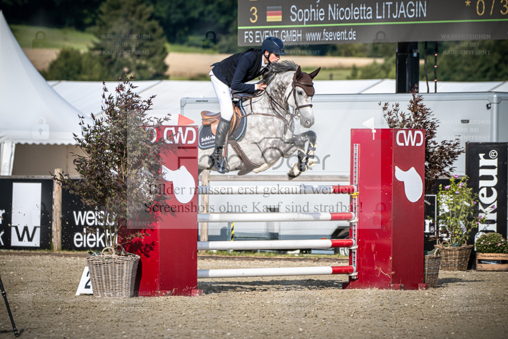 DOS_5604 | Entdecke hochwertige Reitturnierfotos von Foto Oger. Professionell, emotional und authentisch – jetzt Lieblingsmomente im Shop bestellen. - Realisiert mit Pictrs.com