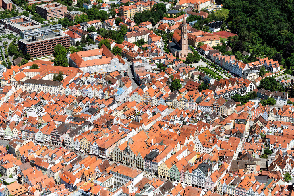 dr__0054392.jpg | LANDSHUT 12.06.2020 Altstadtbereich und Innenstadtzentrum in Landshut im Bundesland Bayern, Deutschland. // Old Town area and city center in Landshut in the state Bavaria, Germany. Foto: Daniel Reiter