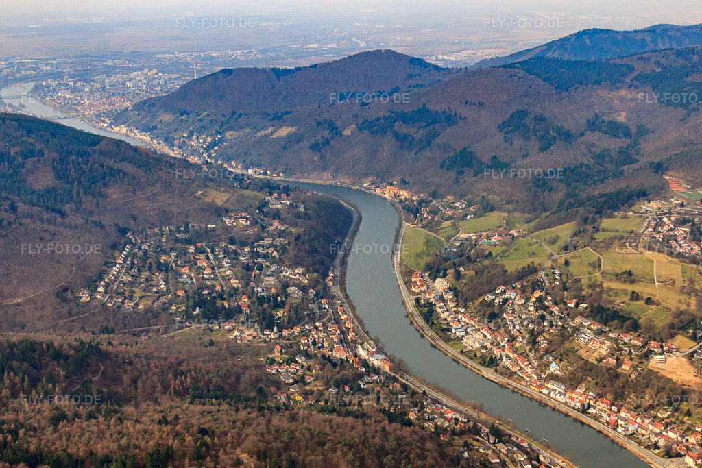 Luftbild: Verlauf des Neckars von Osten im Ortsteil Ziegelhausen in Heidelberg im Bundesland Baden-Württemberg in Deutschland. Foto: IMG_37937.jpg vom 12.03.2011 durch Werner Riehm/FLY-FOTO.deAuflösung des Originals: 4322 x 2881 px