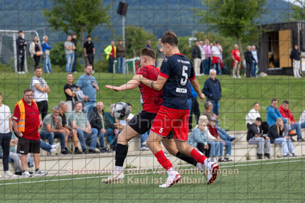 20250726_185618_0127 | #,TSV Bad Boll (rot/schwarz) vs. TSVGG Plattenhardt (blau/rot), Fussball, DB-Regio-WFW-Pokal - wfv, 1.Runde, Saison 2025/2026, Kunstrasenplatz, Erlengarten 37, 73087 Bad Boll, 26.07.2025 - 17:30 Uhr,Foto: PhotoPeet-Sportfotografie/Peter Harich