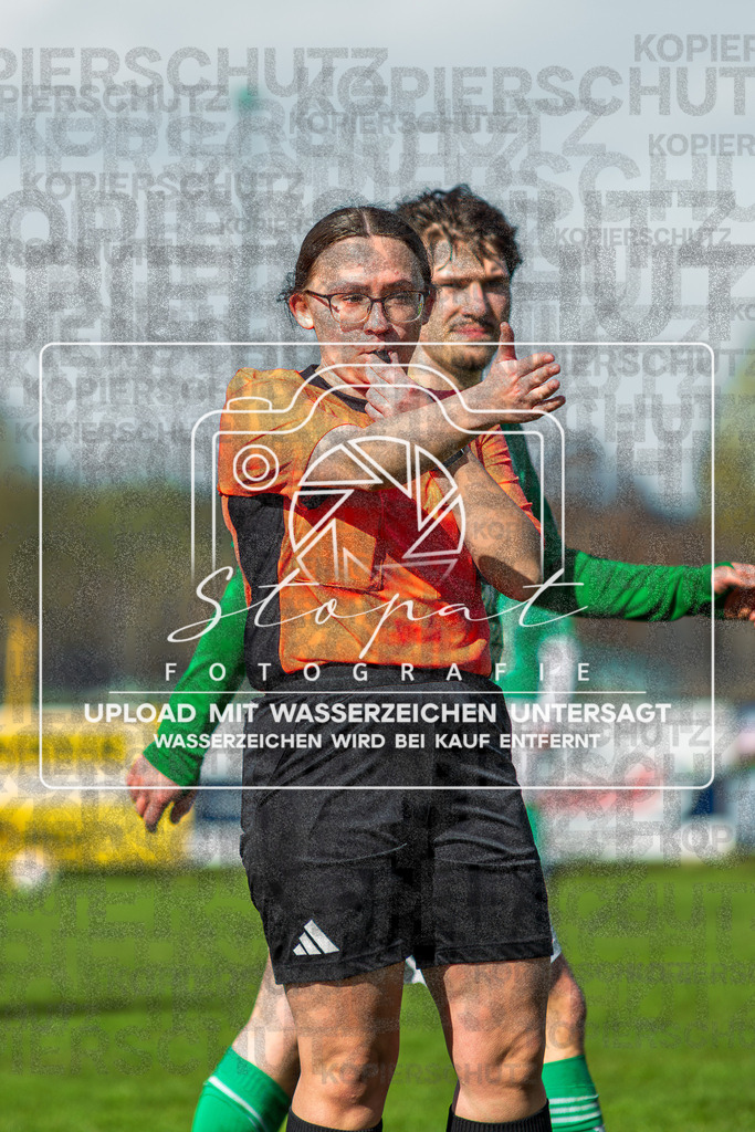 FGFS-SGA-1030 | Katharina Schreider (Schiedsrichter) beim Herren Kreisliga HK Spiel zwischen FG Fulde-Stellichte und SG Allertal im Fulder Zentralstadion, Fulde (Simon Paul Stopat) - Realisiert mit Pictrs.com