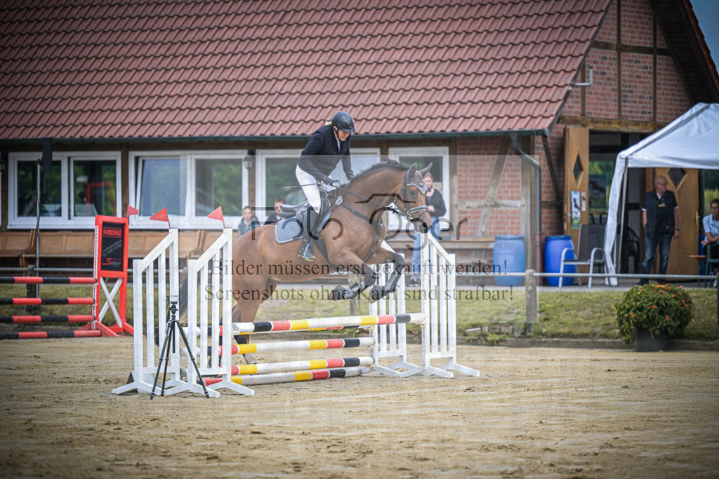 DOS_9503 | Entdecke hochwertige Reitturnierfotos von Foto Oger. Professionell, emotional und authentisch – jetzt Lieblingsmomente im Shop bestellen.Deutschlandweite Turnierfotografie. - Realisiert mit Pictrs.com