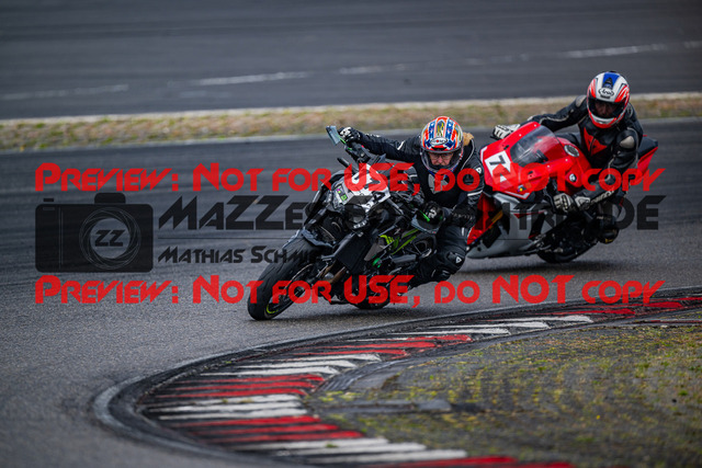 MaZZes_FotoMatrix_230719_2410 | GRUEN