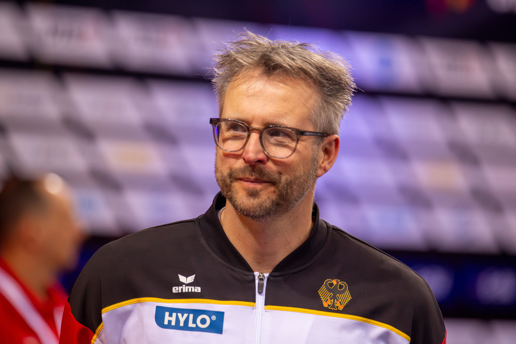 EnBW DTB-Pokal Stuttgart 2025, Mixed Cup***Bild: Gerben Wiersma, Cheftrainer der Frauen | EnBW DTB-Pokal Stuttgart 2025, Mixed Cup***Bild: Gerben Wiersma, Cheftrainer der Frauen - Realisiert mit Pictrs.com