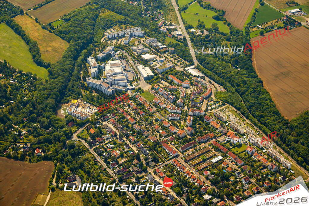 Luftbild der Stadt Weimar - Das Luftbild wurde 2025 vom UL-Flugzeug heraus erstellt ( keine Drohnenaufnahme ) - Hochauflösende Luftaufnahme - für Wandbilder und großformatige Ausdrucke geeignet. Das besondere Geschenk!Hier alle&nbsp;Infos zur Lizenzierung der LuftaufnahmeWir fliegen auch dieses Jahr wieder in Ihre Region um Luftbilder zu erstellen.- Luftbild anfragen