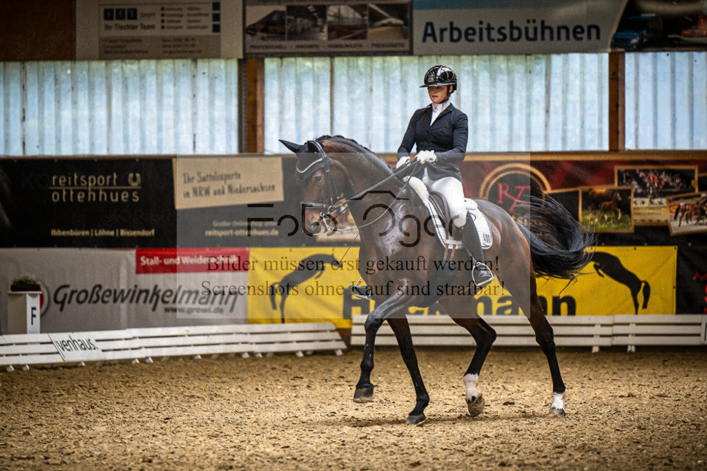 DOS_4565 | Entdecke hochwertige Reitturnierfotos von Foto Oger. Professionell, emotional und authentisch – jetzt Lieblingsmomente im Shop bestellen.Deutschlandweite Turnierfotografie. - Realisiert mit Pictrs.com