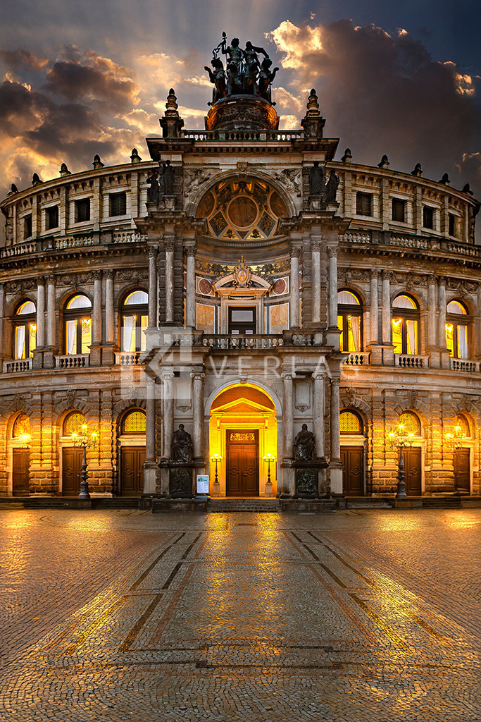 Semperoper-Theaterplatz-Dresden_IMG_5925 | Ein Farbenspiel an der Semperoper  auf dem Theaterplatz - Realisiert mit Pictrs.com