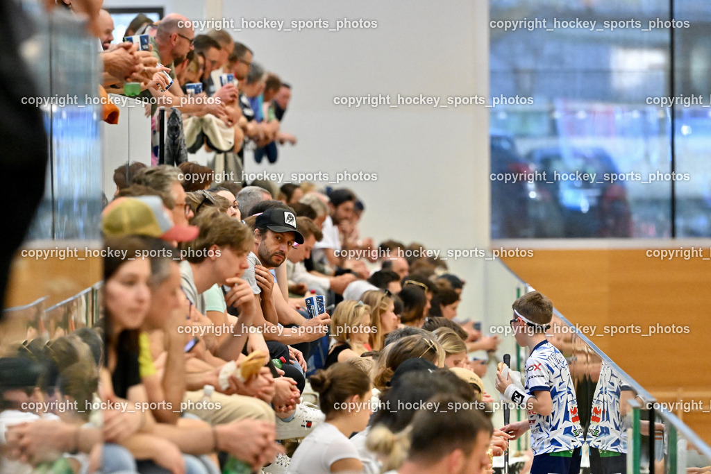 VSV Unihockey vs. Wiener Floorballferein 6.4.2024 | Besucher ST. Martin Ballspielhalle, FANS VSV Unihockey, VSV Unihockey vs. Wiener Floorballferein 6.4.2024, VSV Unihockey vs. Wiener Floorballferein  am 06.04.2024 in Villach (Ballspielhalle St. Martin), Austria, (Photo by Bernd Stefan)