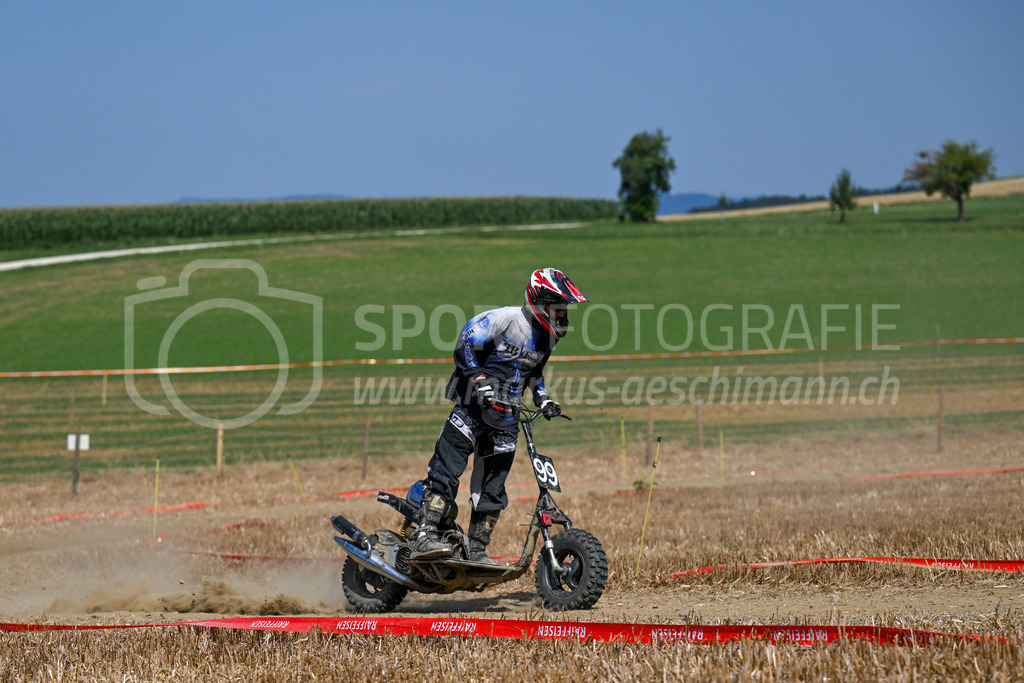 Motortrotti-Rennen Buch am Irchel - 19. August 2023 | Motortrotti-Rennen Buch am Irchel
Buch am Irchel, Kt. Zürich
Bild: Sportfotografie Markus Aeschimann | www.markus-aeschimann.ch - Realisiert mit Pictrs.com