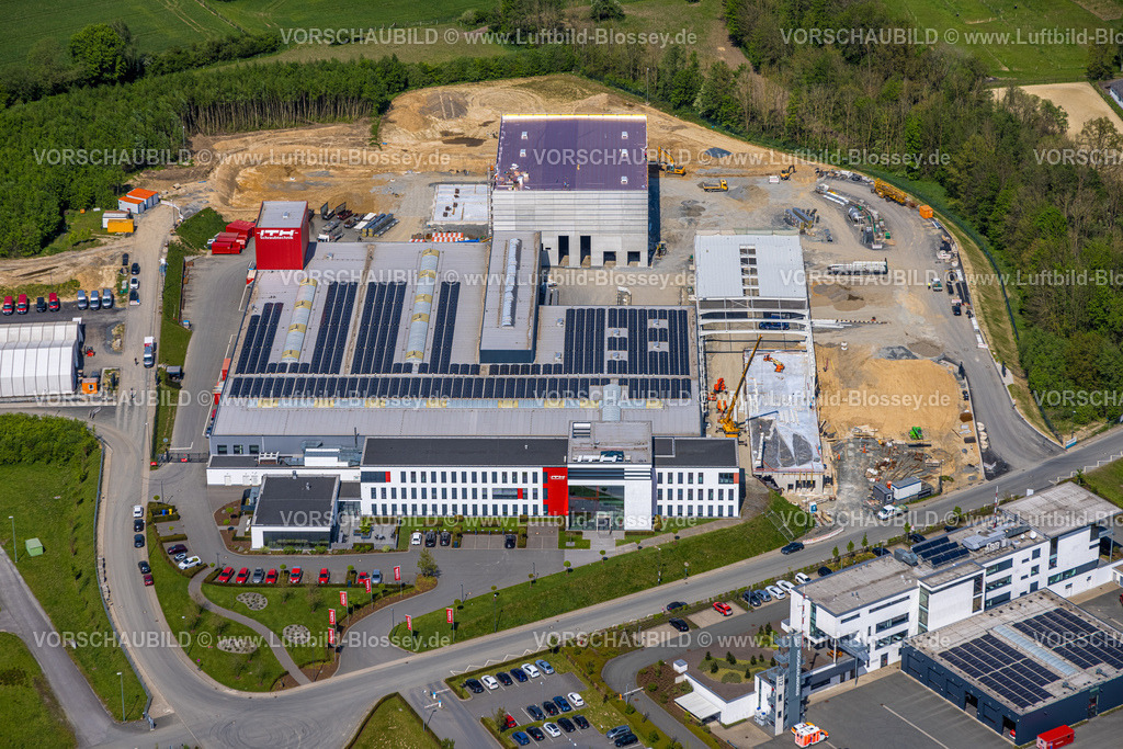 Meschede240506084 | Luftbild, Gewerbegebiet Enste, an der Autobahn A46, ITH Schraubtechnik | ITH Bolting Technology Maschinenbauunternehmen, Enste, Meschede, Sauerland, Nordrhein-Westfalen, Deutschland