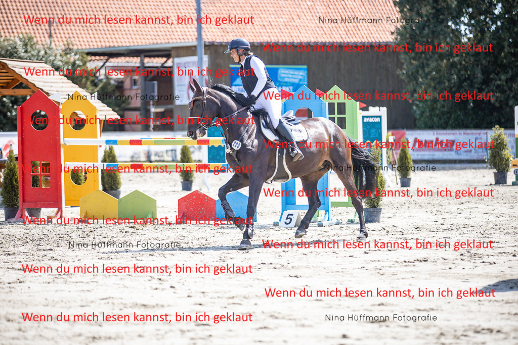 BK1A6496 | Turnierbilder Turnierfotos Nina Hüffmann Turnierfotografie Pferdefotografie Tierzeichnung Haustierzeichnung Pferdezeichnung Hundezeichnung Videograf  - Realisiert mit Pictrs.com