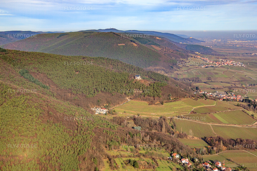Luftbild: St.-Anna-Kapelle im Winter auf dem Annaberg aus Süden in Burrweiler im Bundesland Rheinland-Pfalz in Deutschland. Foto: IMG_61631.jpg vom 18.01.2014 durch Werner Riehm/FLY-FOTO.de
