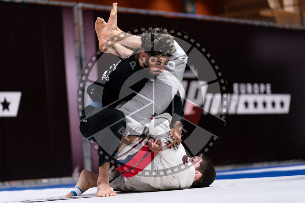 20241013PBB1916 | Athletes compete during the AJP Tour Europe Continental Jiu-Jitsu Amateurs & Masters Championship on October 13, 2024 in Almere near Amsterdam, Netherlands. © Chiara Dazi / photoblackbelt