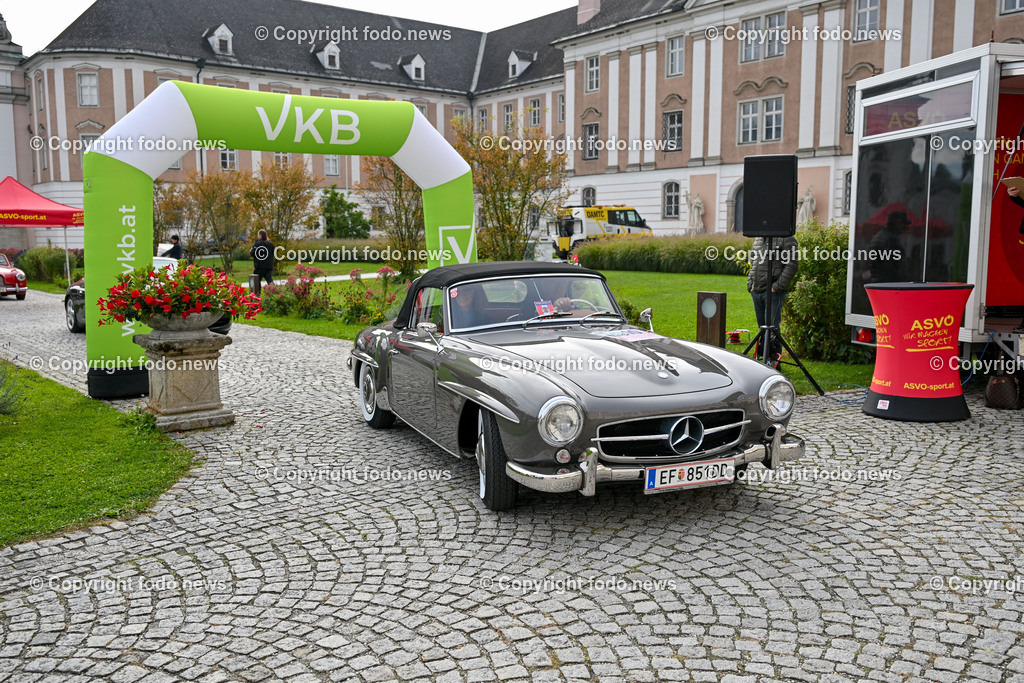 Frauen fuer Frauen_ Charity Oldtimerfahrt_ 04.10.2025-111 | 04.10.2025, Linz, AUT, Oldtimer Charity im Bild Frauen fuer Frauen Oldtimerfahrt, Teilnehmer©Harald Dostal / fodo.media