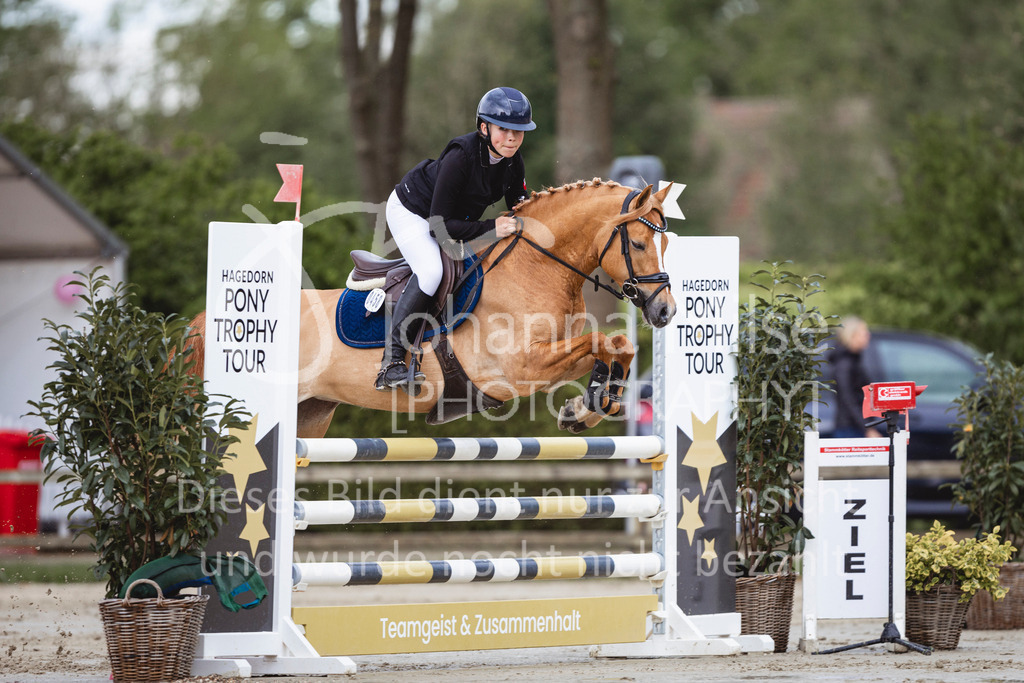 240504_PonyTrophy-157 | Deine schönsten Turniermomente als professionelle Fotos! Entdecke hochwertige Pferdesport-Fotografie im Online-Shop. Jetzt Fotos finden & bestellen!