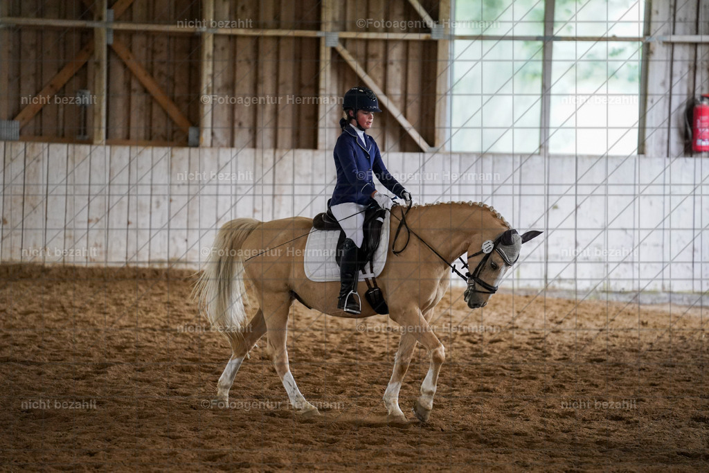 20230518-FAH04763 | Frühjahrsturnier, Landsberg am Lech, 2023, Reitclub Landsberg, Turnierbilder, Fotos Turnier Landsberg, Fotoagentur Herrmann, Turnierfotografen Bayern, Reitsport Fotograf, Pferde Fotograf