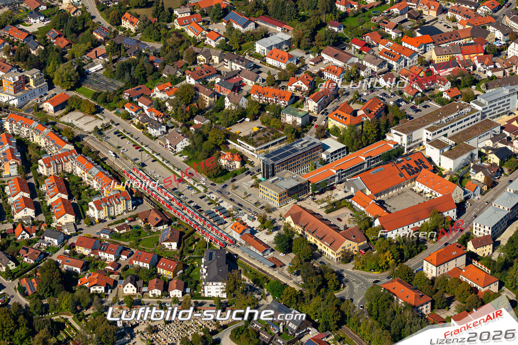 Aktuelles Luftbild von Bahnhof Ebersberg Kauf mit Lizenz / Bildrechten möglich- Die Luftaufnahme wurde 2021 mittels UL-Flugzeug erstellt ( keine Drohne ) - hochauflösende Kamera-Systeme von  Canon -Beste Qualität - Für grossformatige Ausdrucke geeignet. Die Geschenkidee !