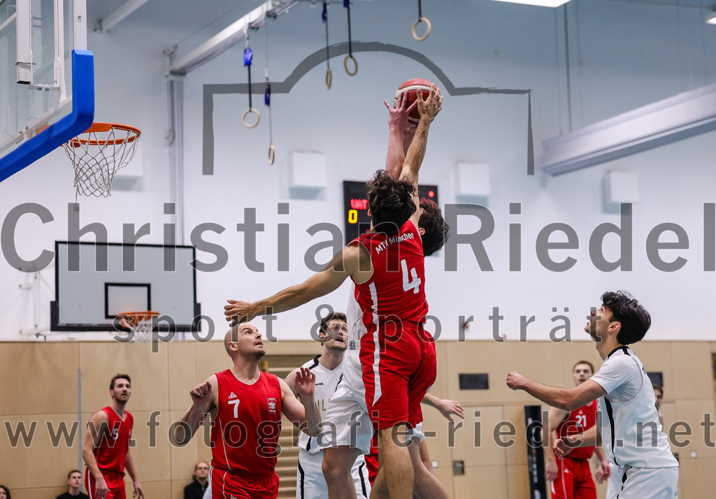 2025-12-06_046_TSV_Vaterstetten_gegen_MTV_1879_Muenchen | Vaterstetten, Deutschland, 06.12.2025:Basketball, 2. Regionalliga Süd 2025 / 2026, 9. Spieltag, TSV Vaterstetten gegen MTV 1879 München, Endergebnis: 58:83Foto: Christian Riedel / fotografie-riedel.net