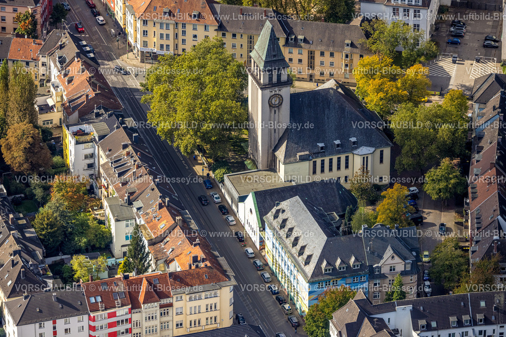 Essen241001381 | Luftbild, evang. Apostelkirche und Wohnhäuser an der Mülheimer Straße, Frohnhausen, Essen, Ruhrgebiet, Nordrhein-Westfalen, Deutschland