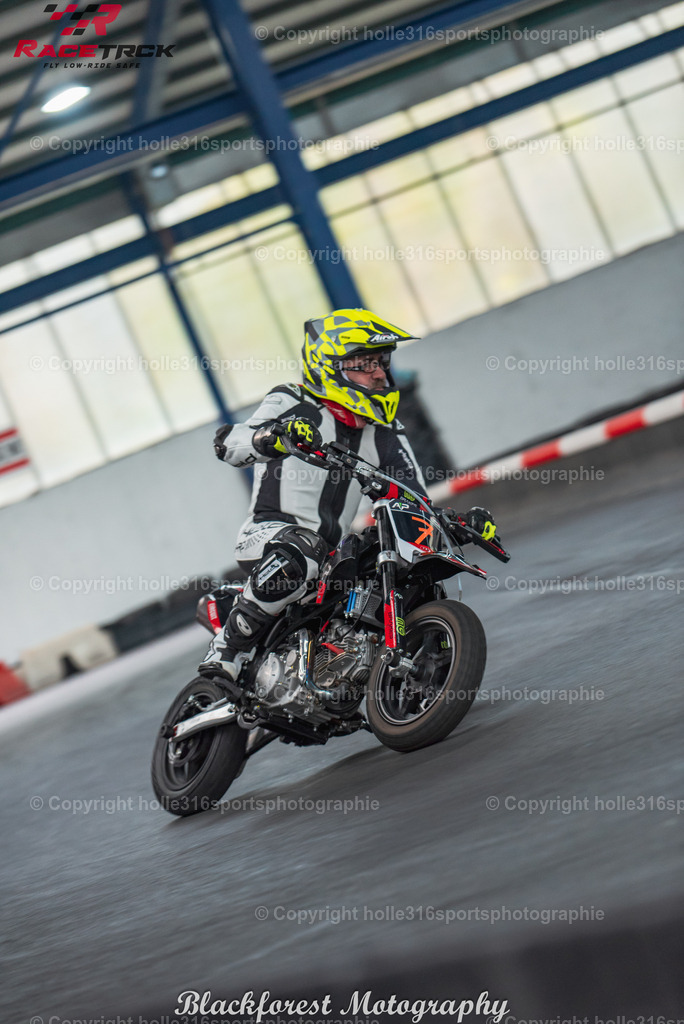 17_11_24racetrck.0952-8 | Sportfotografie , Motorsport, Motoross, Reitsport, Mointainbike, Enduro,
Landschaft , Outdoor, Eventfotografie, Landschaft, Bilder online bestellen - Realisiert mit Pictrs.com