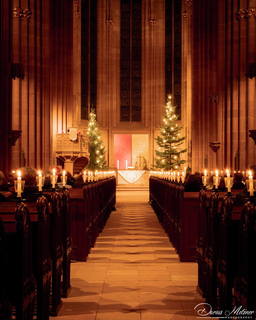 Christmette in der Katharinenkirche in Oppenheim | Christmette in der Katharinenkirche in Oppenheim. Mit unzähligen Kerzen, welche eine wundervolle, weihnachtliche Stimmung verbreiten.