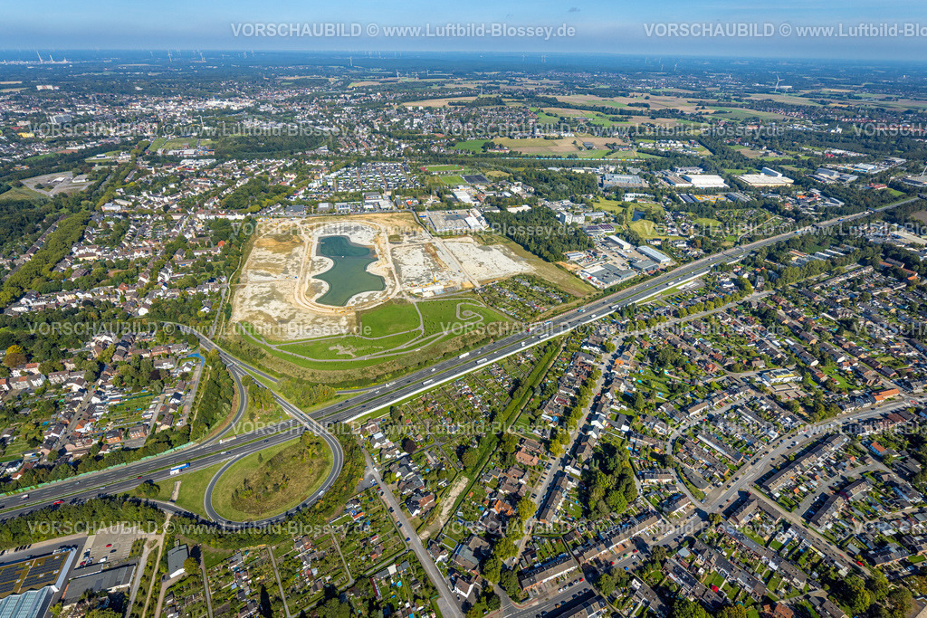 Recklinghausen250902163ehemTrabrennbahn | Luftbild der ehemaligen Trabrennbahn Recklinghausen, an der Autobahn A2, mit nördlicher Tangente der Blitzkuhlenstraße, König-Ludwig, Recklinghausen, Ruhrgebiet, Nordrhein-Westfalen, Deutschland