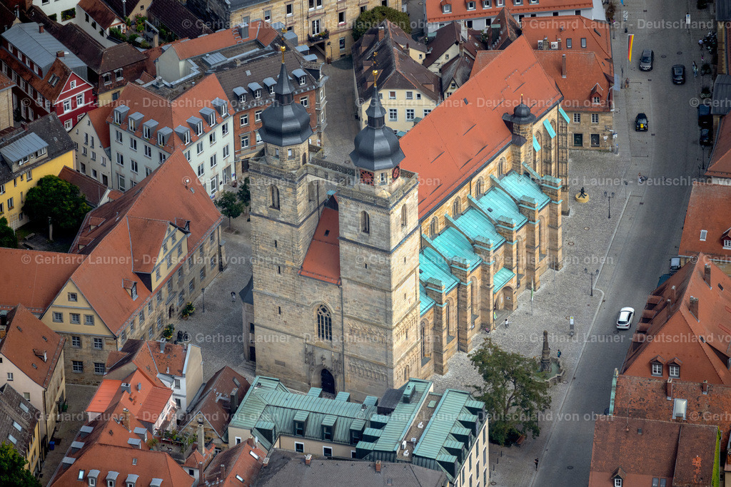 4060322 | BAYREUTH 07.09.2021 Kirchengebäude der Stadtkirche Heilig Dreifaltigkeit im Stadtzentrum in Bayreuth im Bundesland Bayern, Deutschland. // Church building of the Stadtkirche Heilig Dreifaltigkeit in the city center of Bayreuth in the state Bavaria, Germany. Foto: Gerhard Launer