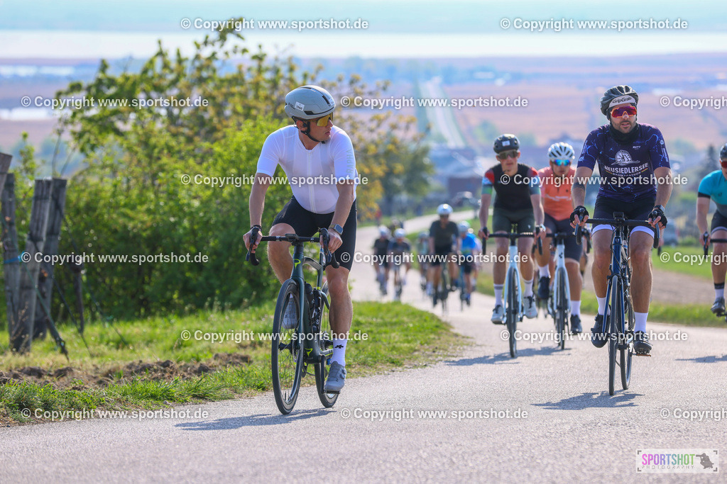 TRA_0192 | Neusiedlersee Radmarathon 2026@sportshot_your_pictrs #yourpictures#roadtowm2029 #nrm #neusiedlerseeradmarathon #neusiedlersee #neusiedlerseetourismus #burgenland #mörbisch #nrm26 #burgenlandtourismus #voglundco #poweredbyburgenlandtourismus #radsport #rad #marathon #ucigranfondo #visitburgenland #ucigranfondoworldseries
