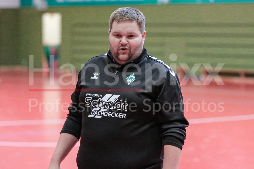 Handball, 2. Bundesliga Frauen, Training SV Werder Bremen | v.li.: Timm Dietrich (Trainer, Cheftrainer, SV Werder Bremen), Portrait, Nahaufnahme, Einzelfoto, Einzelbild