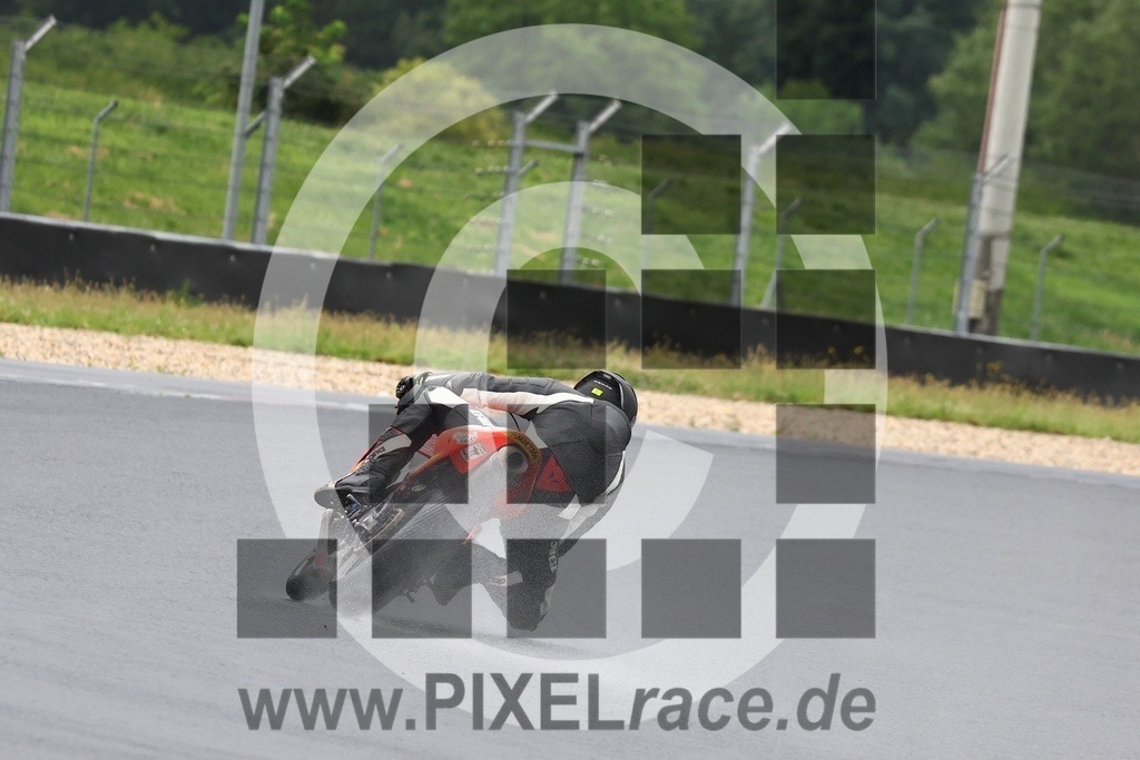 0066-20240622_11779 | Schöne Erinnerungen an spannende Momente - das festzuhalten ist unser Job. PIXELrace.de ist seit 2003 auf den Rennstrecken Europas unterwegs um die Action draußen beim Fahren und die wunderbare Stimmung imm Fahrerlager für euch einzufangen.