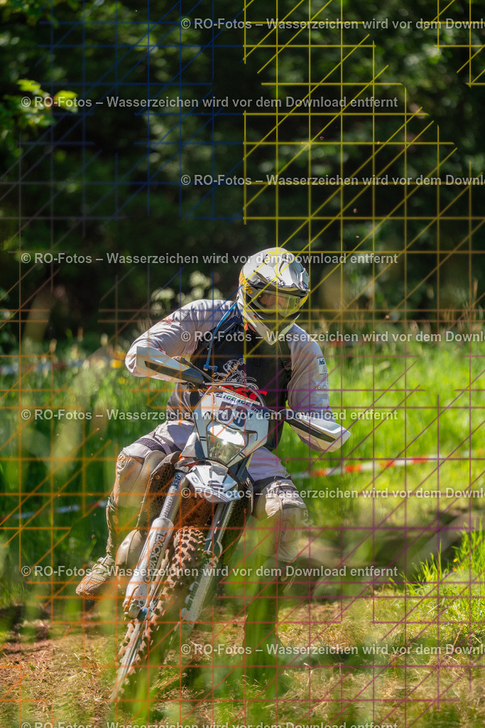 Wolfshausen 2 Lauf -323 | Sportfotografie von RO-Fotos: Motorsport, Motocross, Enduro, Laufveranstaltungen und Triathlon. Professionelle Fotos von Sportlern und Events. - Realisiert mit Pictrs.com