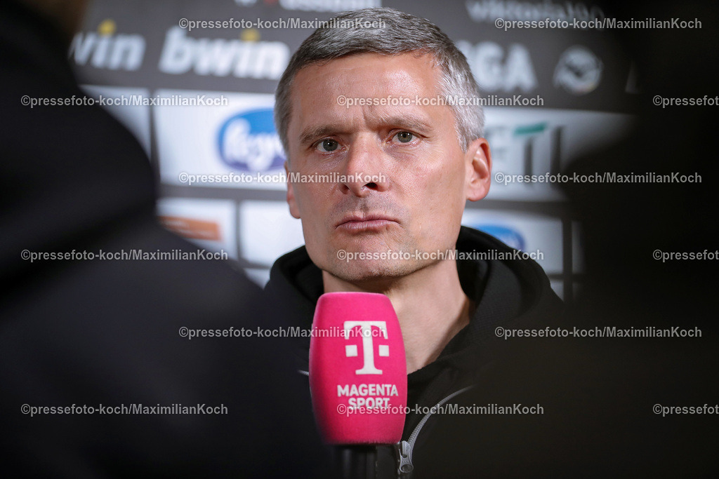 Koe3Liga21022401008 | 21.02.2024, Köln, Fußball, bwin 3. Liga Herren, Sportpark Höhenberg, 21. Spieltag, Saison 2023 2024, FC Viktoria Köln – FC Viktoria Köln – 1. FC Saarbrücken: Trainer Rüdiger Ziehl (1. FC Saarbrücken) beim Interview mit Magenta Sport. 
DFB regulations prohibit any use of photographs as image sequences and or quasi-video.