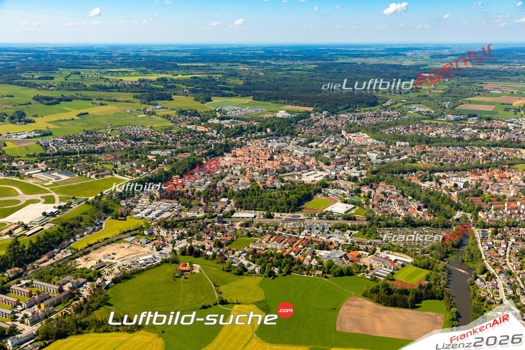 Das Luftbild zeigt :  Kaufbeuren - Die Luftaufnahme wurde 2024 vom UL-Flugzeug aus erstellt ( keine Drohne ) - Hochauflösende Luftaufnahme - Für grossformatige Ausdrucke geeignet. Die Geschenkidee !Mit Lizenz und Bildrechte bestellbar