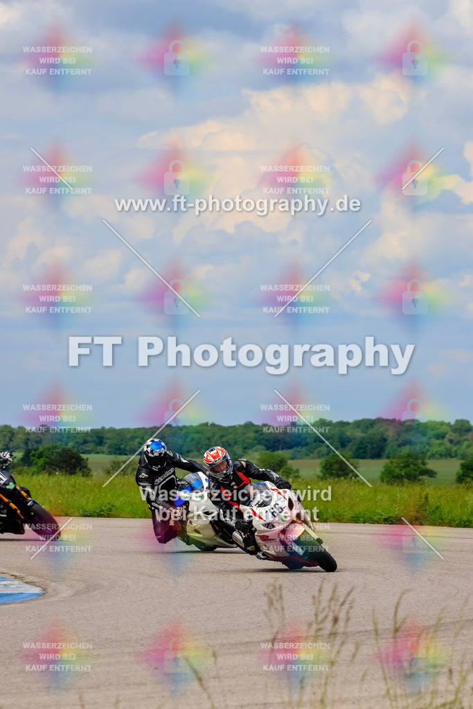 MotoTeam-1119 | Hier findet Ihr Bilder von Touristenfahrten auf der Nürburgring Nordschleife oder von anderen Veranstaltungen die ich besucht habe. Viel Spass beim Durch Schauen 