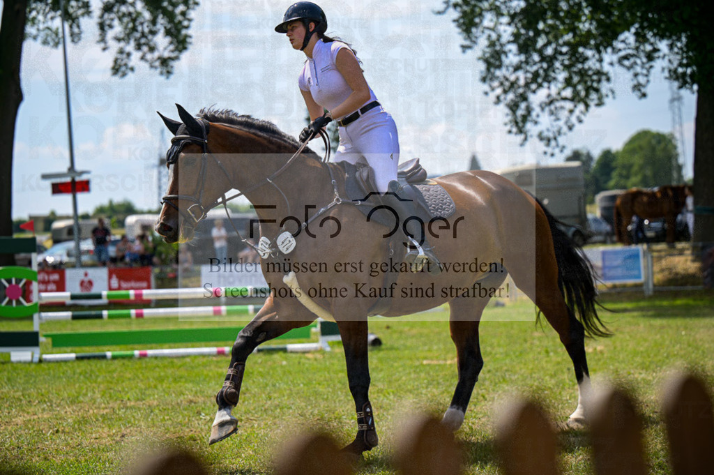 Reitturnier Voxtrup | Entdecke hochwertige Reitturnierfotos von Foto Oger. Professionell, emotional und authentisch – jetzt Lieblingsmomente im Shop bestellen.Deutschlandweite Turnierfotografie. - Realisiert mit Pictrs.com