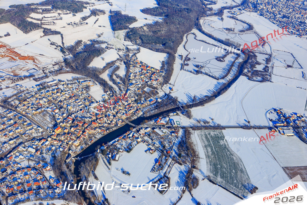 Die Luftaufnahme der Stadt Marktzeuln wurde vom UL-Flugzeug heraus erstellt ( keine Drohne )- hohe Auflösung für beste Qualität