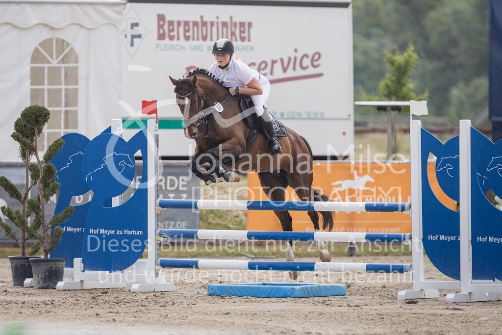 230622_PfSpTa_SprPfA2-111 | Deine schönsten Turniermomente als professionelle Fotos! Entdecke hochwertige Pferdesport-Fotografie im Online-Shop. Jetzt Fotos finden & bestellen!