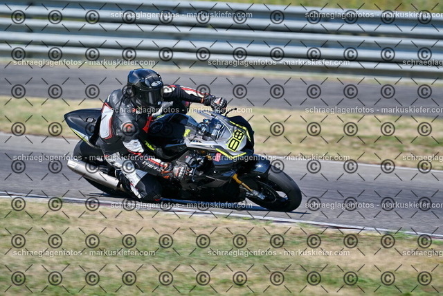 26bt04-0007 | markuskiefer.com - Realisiert mit Pictrs.com