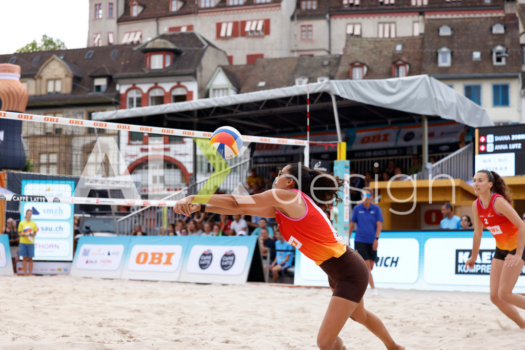 Obi BeachTour 2026 - Basel | BASEL, SWITZERLAND - JULY 18: SHANA ZOBRIST (SUI) during the Obi BeachTour 2026 match between ZOBRIST / LUTZ (SUI) and FLÜCKIGER / DEMIERRE (SUI) at Barfüsserplatz on July 18, 2026 in Basel, Switzerland. - Realisiert mit Pictrs.com