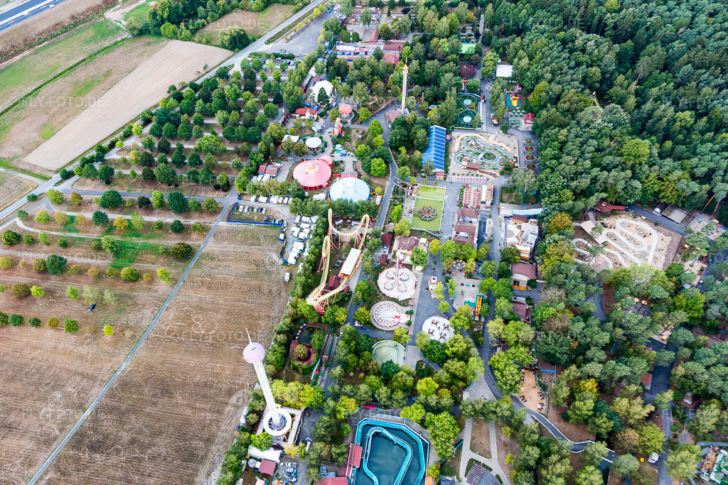 Luftbild: Freizeitzentrum - Vergnügungspark Freizeit-Land Geiselwind in Geiselwind im Bundesland Bayern in Deutschland. Foto: IMG_111213.jpg vom 09.09.2018 durch Werner Riehm/FLY-FOTO.de